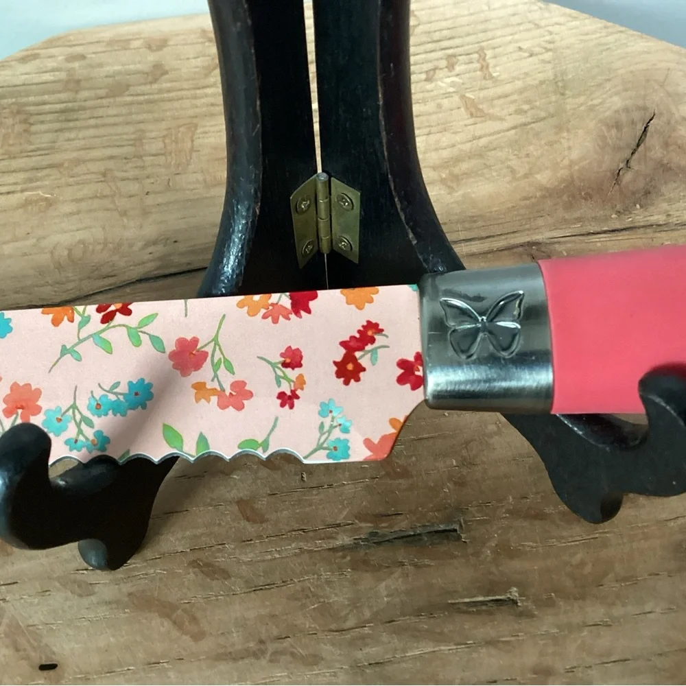 🔴 Pioneer Women - Bread Knife / Carving Knife - Beautiful & Colorful Design